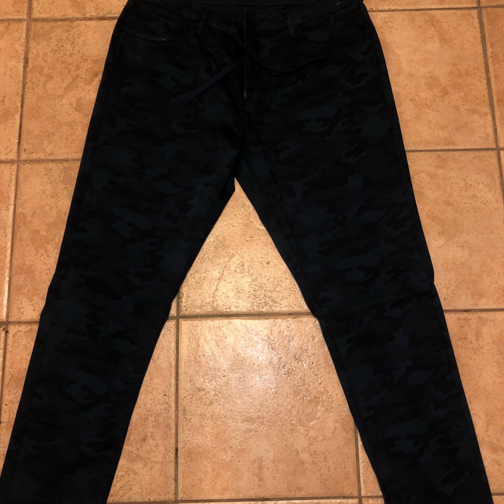 Uniqlo Camo Print skinny pants